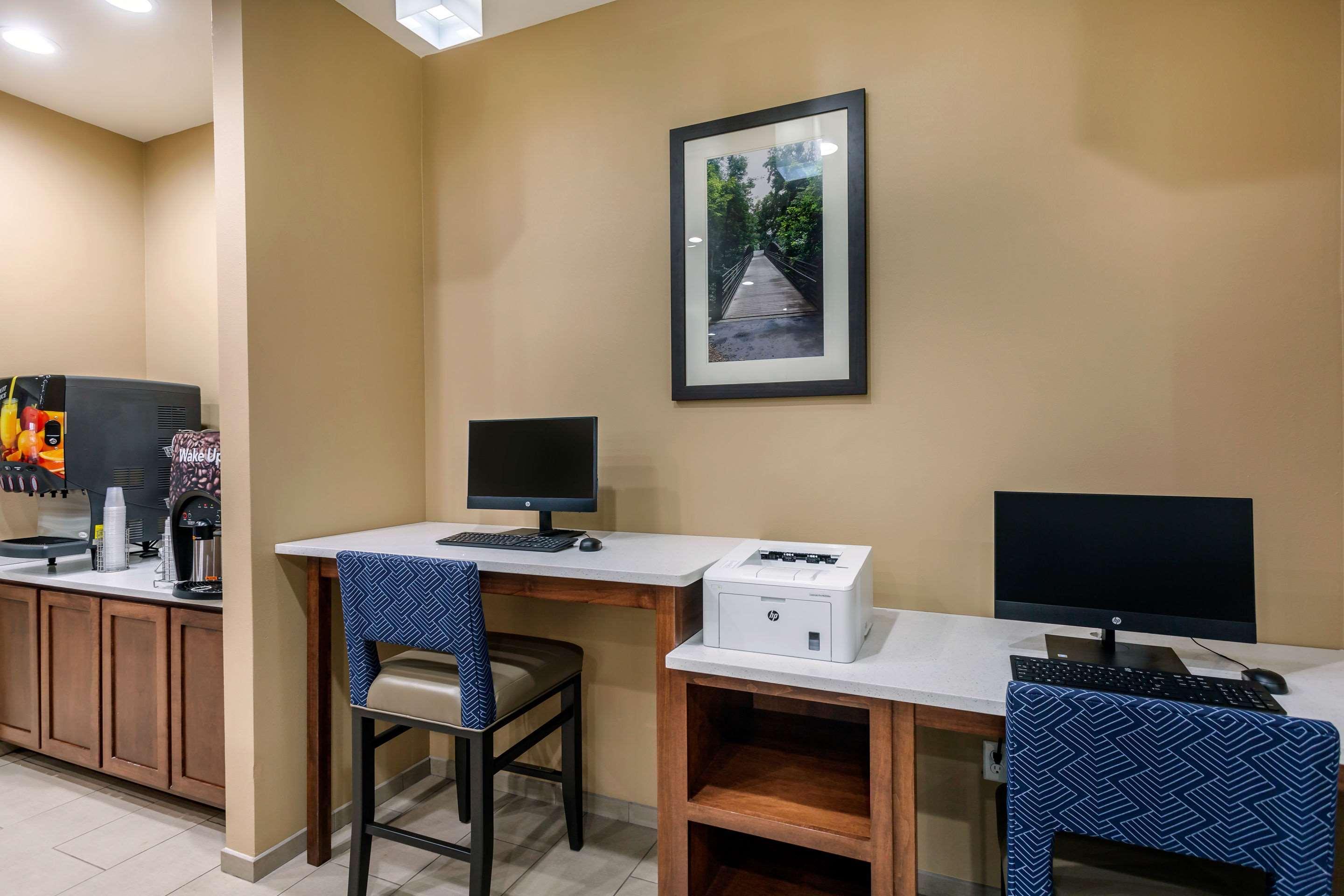 Comfort Suites Боулинг Грийн Екстериор снимка