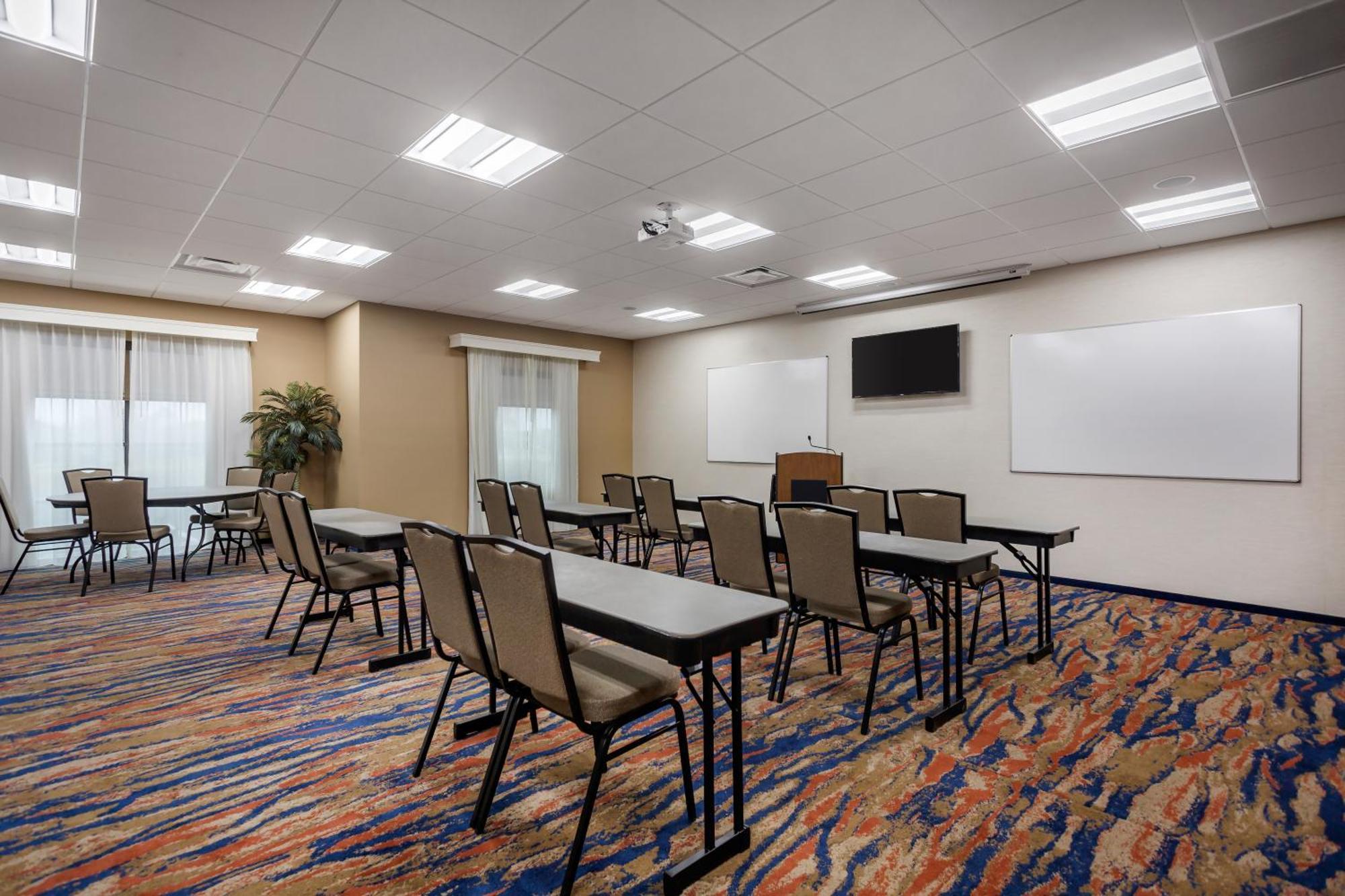 Comfort Suites Боулинг Грийн Екстериор снимка