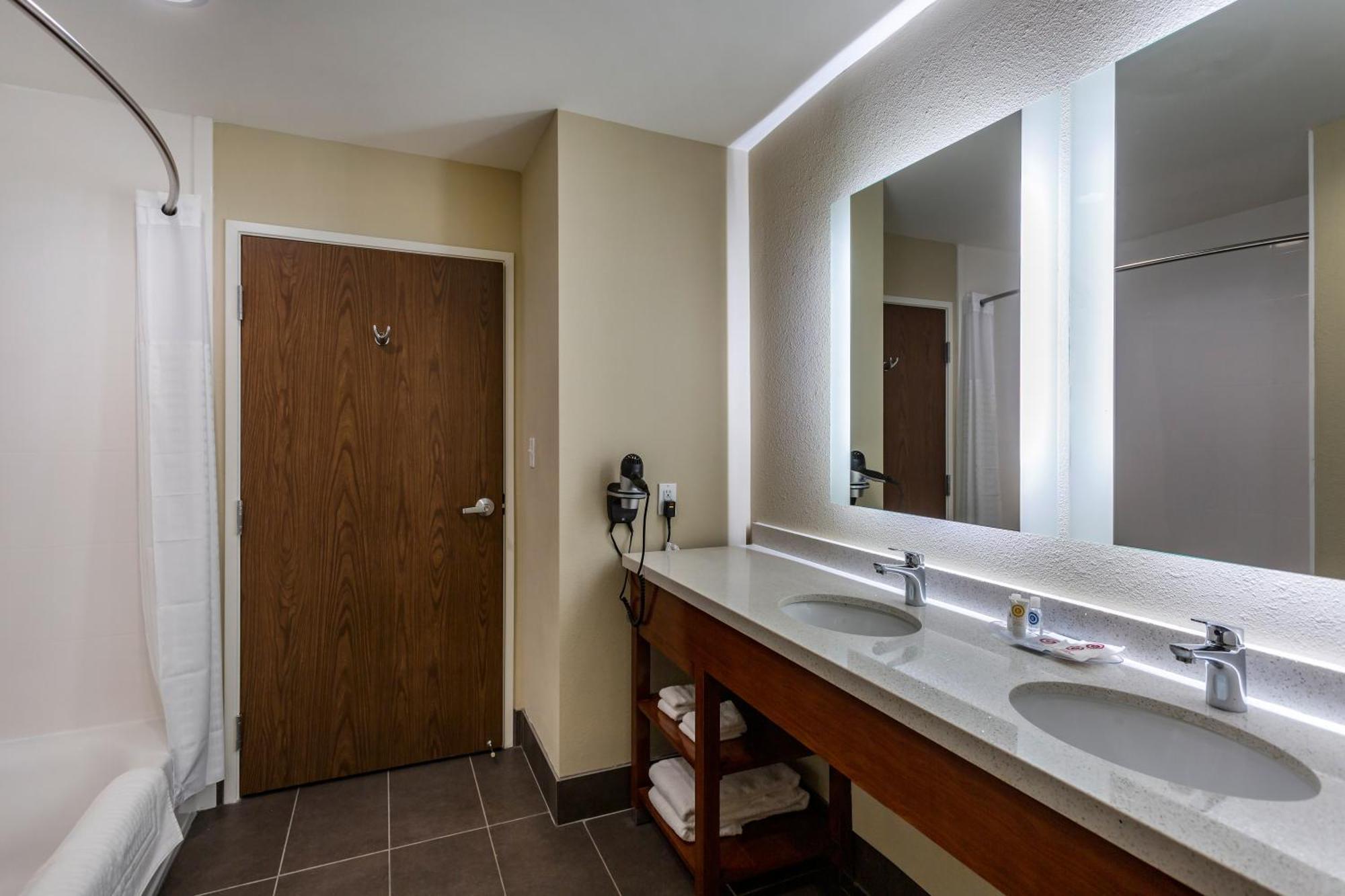 Comfort Suites Боулинг Грийн Екстериор снимка